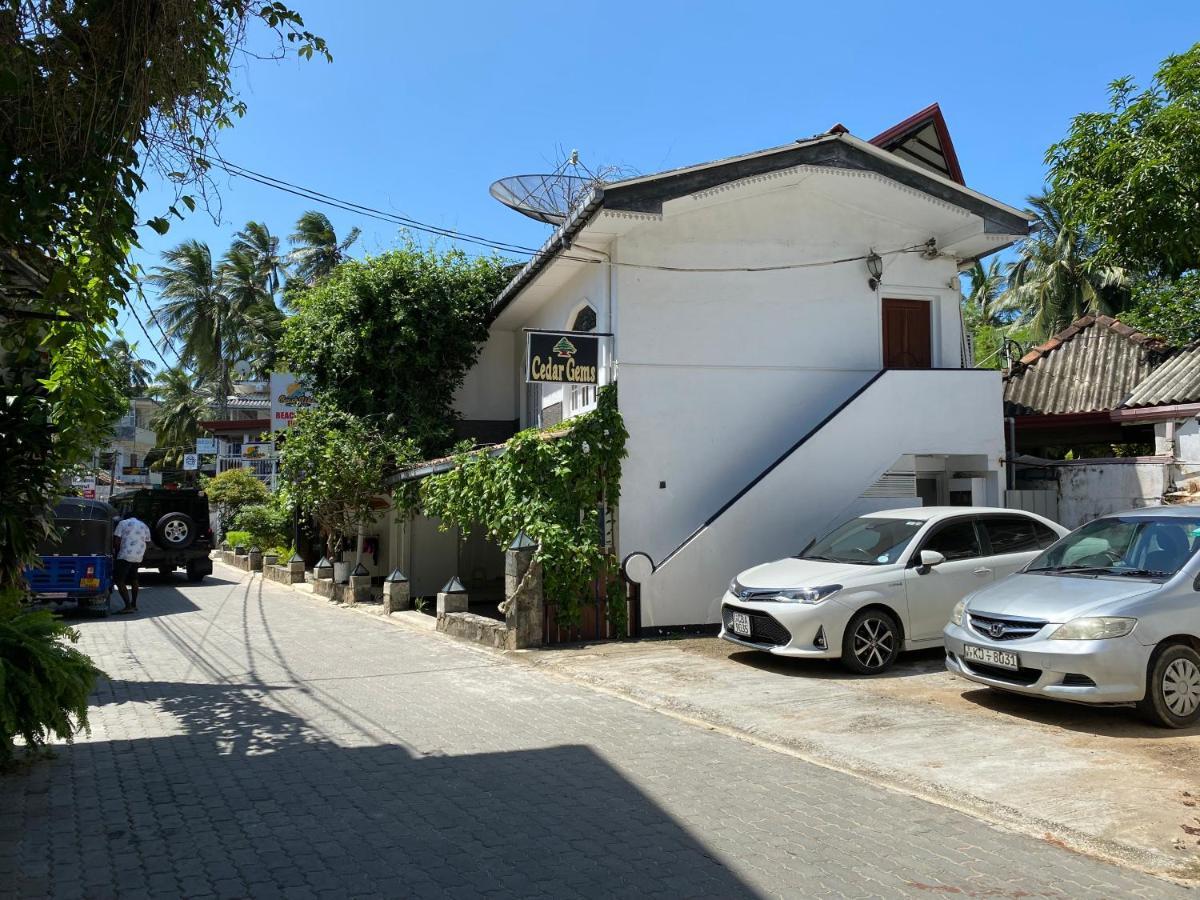 Beach Walk Hotel אונה ואטונה מראה חיצוני תמונה