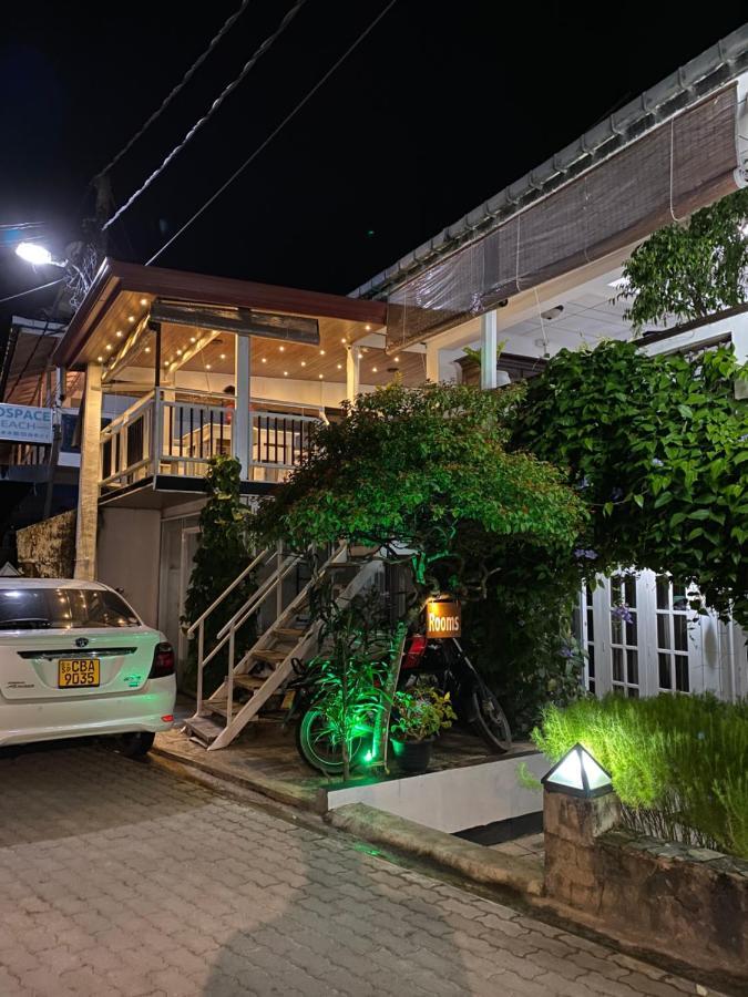 Beach Walk Hotel אונה ואטונה מראה חיצוני תמונה
