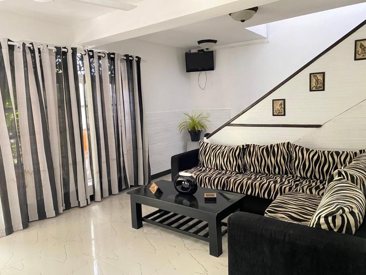 Beach Walk Hotel אונה ואטונה מראה חיצוני תמונה