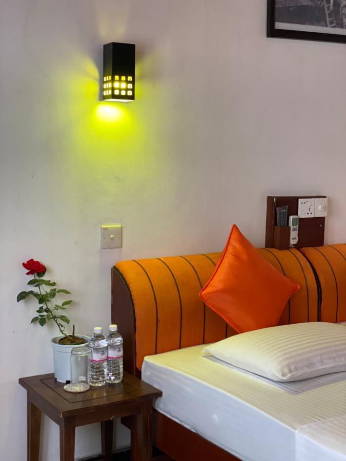 Beach Walk Hotel אונה ואטונה מראה חיצוני תמונה