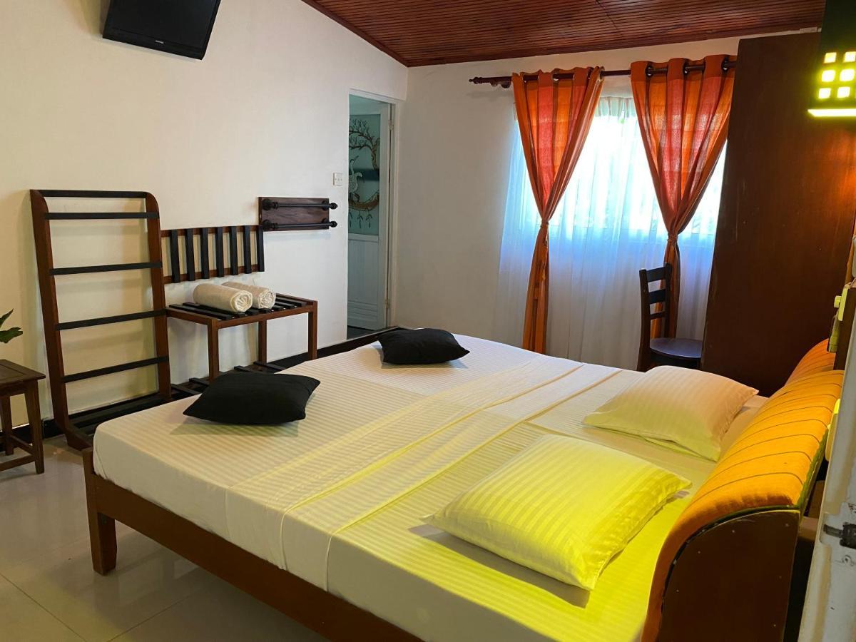 Beach Walk Hotel אונה ואטונה מראה חיצוני תמונה