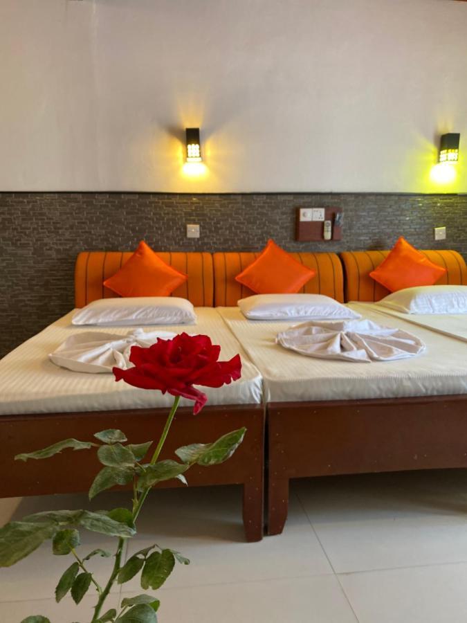 Beach Walk Hotel אונה ואטונה מראה חיצוני תמונה